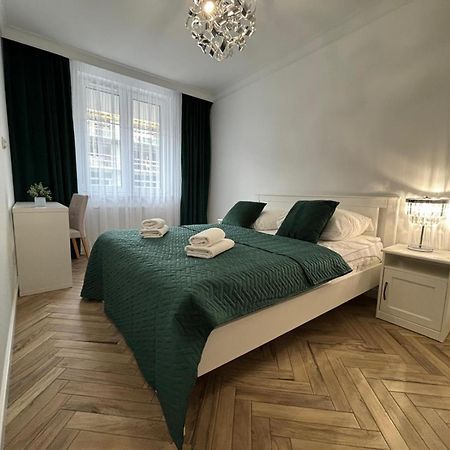 Apartamenty W Centrum Bialegostoku Z Parkingiem W Garazu Podziemnym Białystok Buitenkant foto
