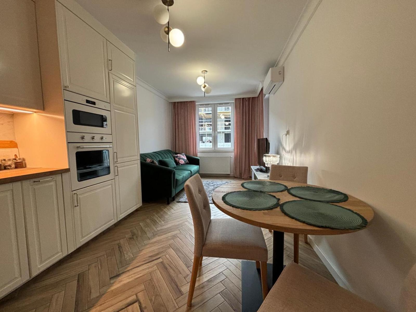 Apartamenty W Centrum Bialegostoku Z Parkingiem W Garazu Podziemnym Białystok Buitenkant foto