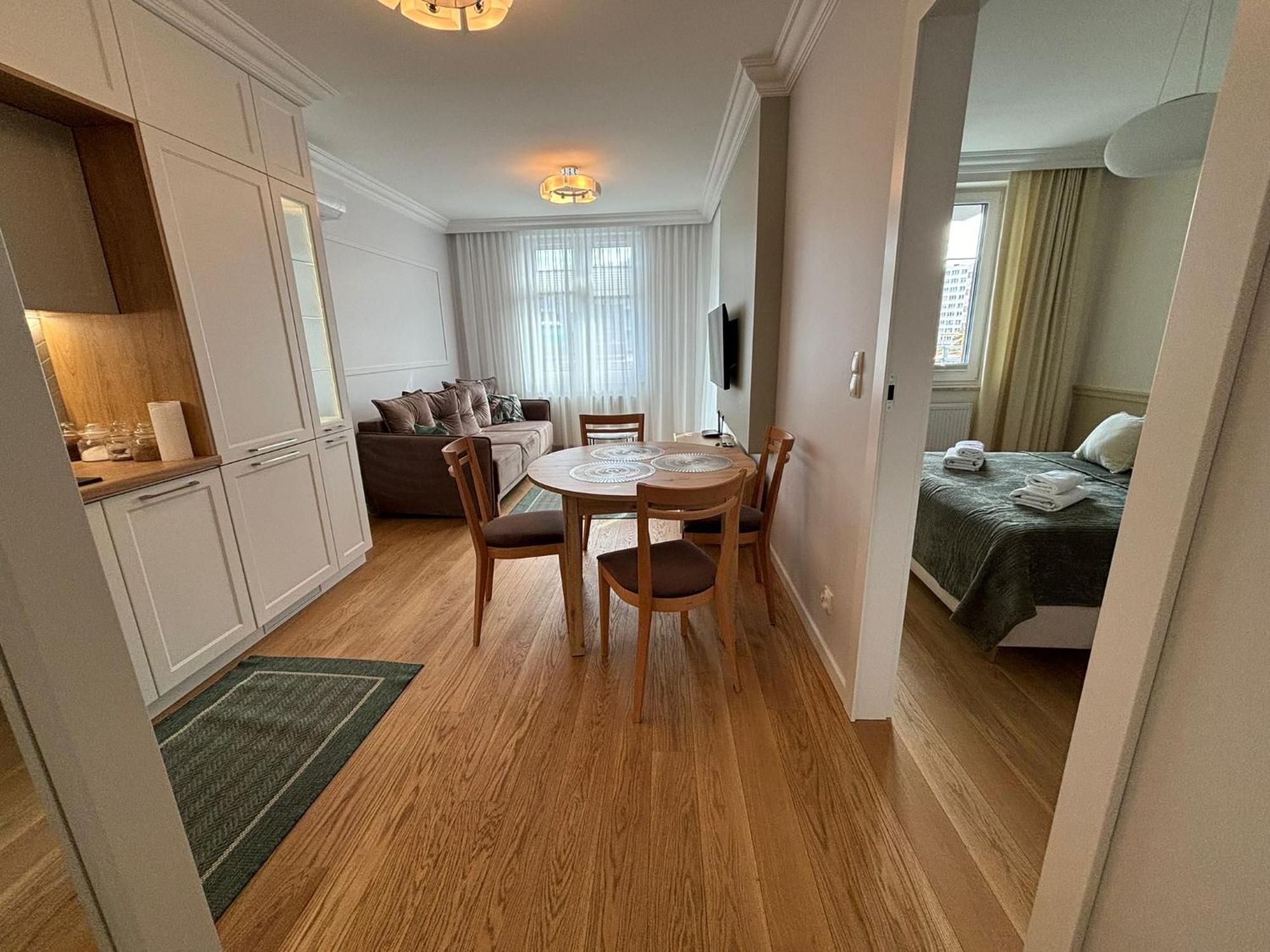 Apartamenty W Centrum Bialegostoku Z Parkingiem W Garazu Podziemnym Białystok Buitenkant foto