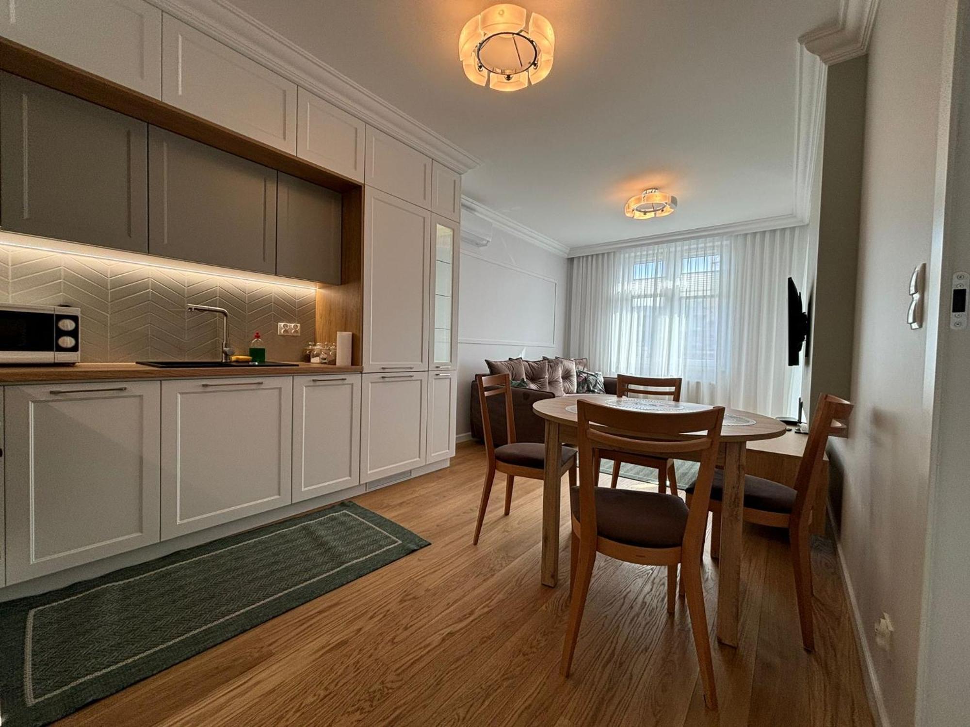 Apartamenty W Centrum Bialegostoku Z Parkingiem W Garazu Podziemnym Białystok Buitenkant foto