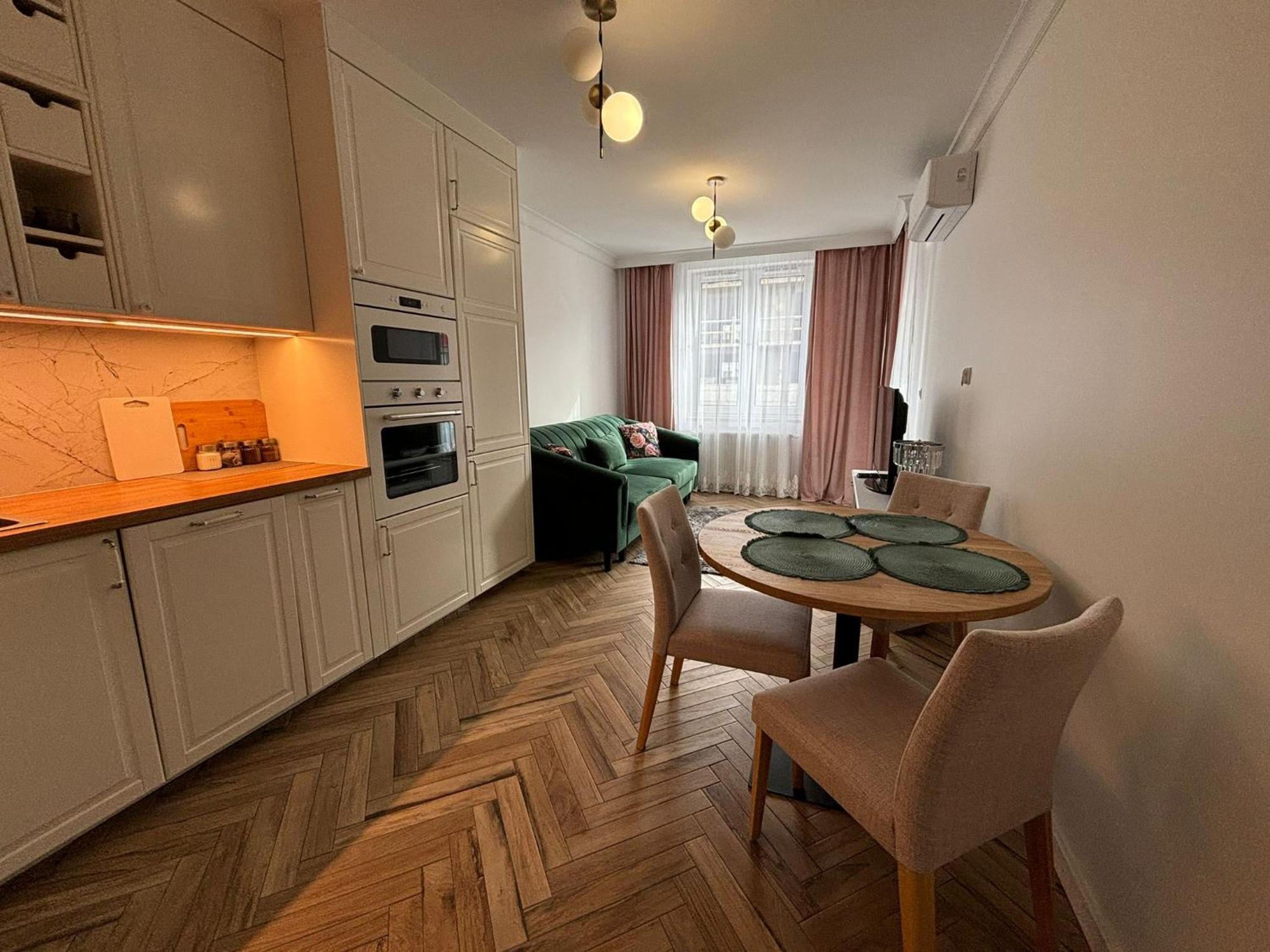 Apartamenty W Centrum Bialegostoku Z Parkingiem W Garazu Podziemnym Białystok Buitenkant foto